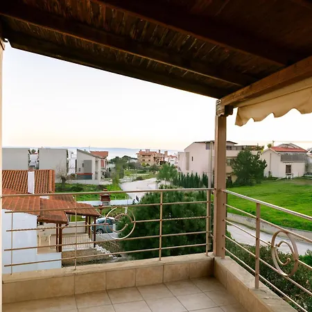 Iro's Paradise בית נופש ניקיטי