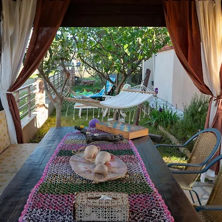 Iro's Paradise ניקיטי